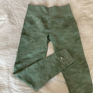 GYMSHARK Camo Seamless - Size M - Green